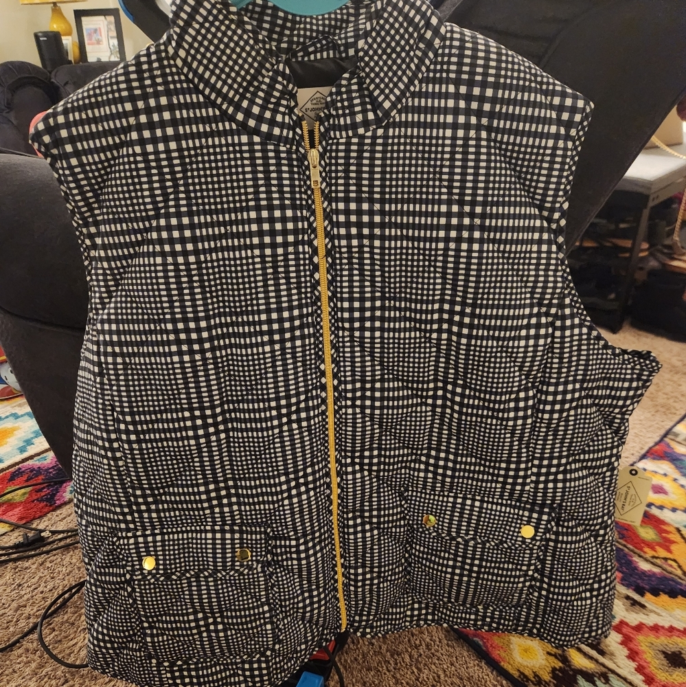 St. John's Bay Black and White Puffer Vest